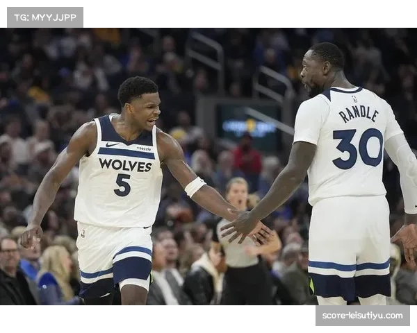 森林狼137比97大胜爵士爱德华兹31分唐斯25+12